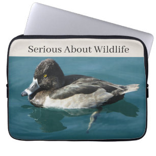 Funda Para Portátil Fotografía de Naturaleza de Pato Serio Sobre la Vi