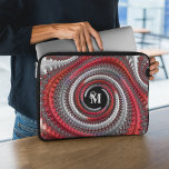 Funda Para Portátil Fractal de gradiente negro rojo personalizado<br><div class="desc">Esta manga portátil presenta un bonito arte fractal espiral en gradiente rojo,  negro,  gris y blanco. Personalízalo con lujoso monograma decorativo en blanco roto (gris claro).</div>