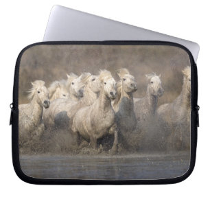 Funda Para Portátil Francia, Provenza. Caballos blancos de Camargue co