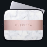 Funda Para Portátil franja de imitación de oro de rosa de mármol blanc<br><div class="desc">Diseño elegante y moderno con mármol blanco falso y franja de oro rosa.</div>