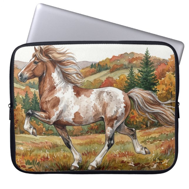 Funda Para Portátil Freya Icelandic Horse in Autumn Forest (Frente)