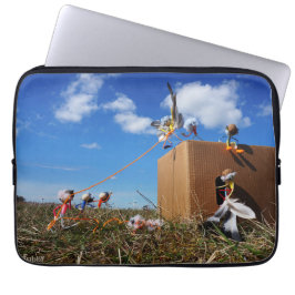 Funda Para Portátil Fubby's die spelen met veren en vliegen.