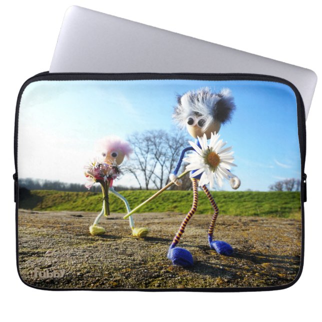 Funda Para Portátil Fubby's in natuur met madeliefjes. (Frente)