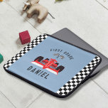 Funda Para Portátil Fun Blue Kids Red Racing Car<br><div class="desc">Esta funda portátil es ideal para el pequeño que tenga un ordenador portátil o equivalente. Es un diseño súper divertido que es perfecto para el amante de los coches en tu vida.</div>