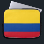 Funda Para Portátil Funda portátil de bandera colombiana<br><div class="desc">Añada un toque de orgullo colombiano a sus accesorios de tecnología con nuestra exclusiva funda de portátil con la bandera de Colombia! Diseñado con precisión y estilo, esta funda de portátil no es sólo una cubierta protectora; es una pieza de declaración que celebra la vibrante cultura de Colombia. El llamativo...</div>