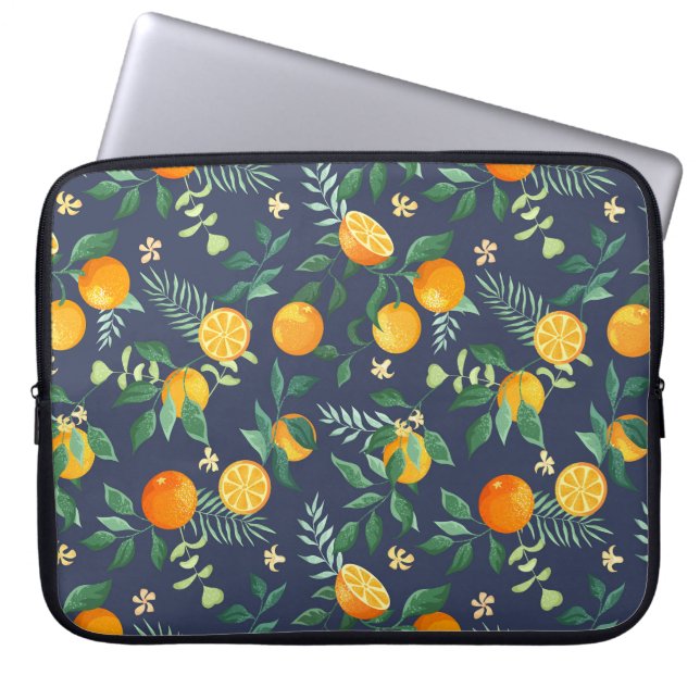 Funda Para Portátil Fusión cítrica: Naranjas con flores tropicales (Frente)
