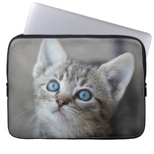 Funda Para Portátil Gatito lindo en el jardín