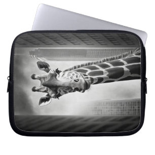 Funda Para Portátil Giraffe en un paisaje urbano