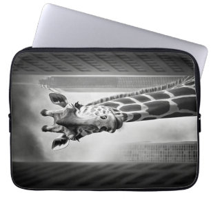 Funda Para Portátil Giraffe en un paisaje urbano