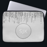 Funda Para Portátil Girly Monogrammed, Purpurina de goteo de plata<br><div class="desc">Purpurina Girly Silver Faux Dripping y elegante Funda de ordenador portátil Monograma. Este funda monogramado se puede personalizar para incluir su nombre inicial y su nombre de pila.</div>