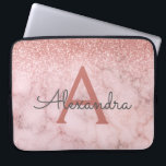 Funda Para Portátil Glam Rosa Gold Purpurina Marble Sparkle Monograma<br><div class="desc">Glam Rosa Gold - Purpurina Rosa Ombre Faux y Esparkle Marble Stone Moderno y elegante Funda Monograma. Este funda se puede personalizar para incluir su nombre inicial y su nombre de pila.</div>