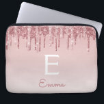 Funda Para Portátil Glam Rosa Rosa Oro Purpurina goteo espumoso Monogr<br><div class="desc">Rubor Pink - Rosa Purpurina de goteo de Faux de oro y elegante Funda de ordenador portátil monograma elegante. Este funda monogramado se puede personalizar para incluir su nombre inicial y su nombre de pila.</div>