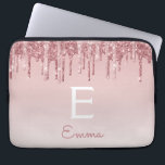 Funda Para Portátil Glam Rosa Rosa Oro Purpurina goteo espumoso Monogr<br><div class="desc">Rubor Pink - Rosa Purpurina de goteo de Faux de oro y elegante Funda de ordenador portátil monograma elegante. Este funda monogramado se puede personalizar para incluir su nombre inicial y su nombre de pila.</div>