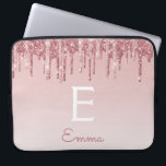 Funda Para Portátil Glam Rosa Rosa Oro Purpurina goteo espumoso Monogr<br><div class="desc">Rubor Pink - Rosa Purpurina de goteo de Faux de oro y elegante Funda de ordenador portátil monograma elegante. Este funda monogramado se puede personalizar para incluir su nombre inicial y su nombre de pila.</div>