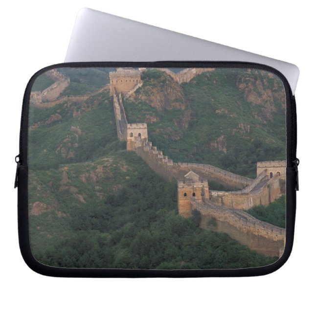 Funda Para Portátil Gran Muralla serpenteando a través de montañas. (Frente)
