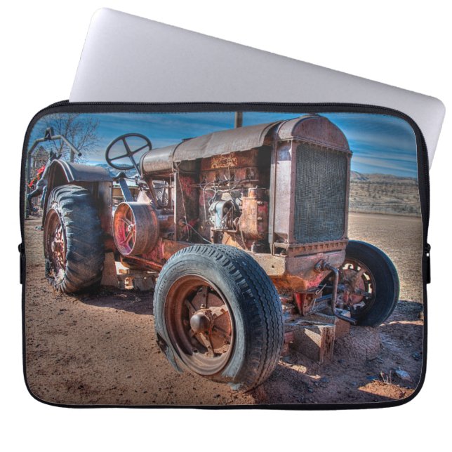 Funda Para Portátil Granjas | Rusty Antique Tractor (Frente)