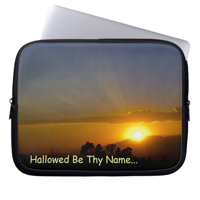 Funda Para Portátil Hallow Be Thy Name (Frente)