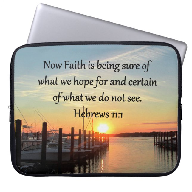 FUNDA PARA PORTÁTIL HEBREWS 11:11 DISEÑO DE MONTAJE (Frente)