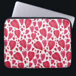 Funda Para Portátil Hermoso Corazón de Acuarela<br><div class="desc">Patrón de corazones de acuarela pintados a mano</div>