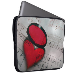 Funda Para Portátil Hermoso reflejo de vidrio rojo formando un corazó