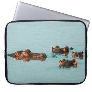 FUNDA PARA PORTÁTIL HIPPOS REFRIGERANDO EN EL MOMENTO
