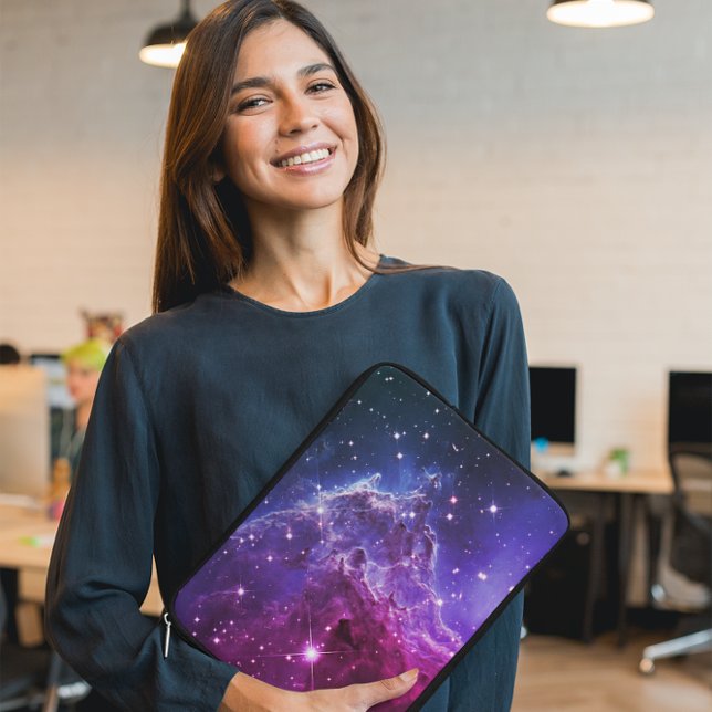 Funda Para Portátil Hipster Purple Ombre Mono Head Nebulosa (Celestial digital art featuring a beautiful nebula.)