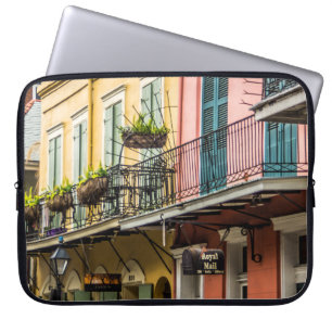 FUNDA PARA PORTÁTIL HOMBRE CAMINANDO POR EL CAMINO LATERAL