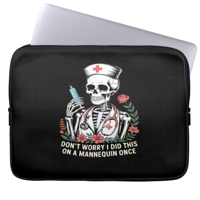 Funda Para Portátil Humor de Chiste de la enfermera Skeleton Halloween (Frente)