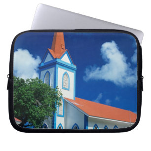 Funda Para Portátil Iglesia colorida en la isla de Tahaa en la