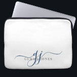 Funda Para Portátil Iniciales de monograma con guión azul de la marina<br><div class="desc">Una moda moderna y elegante secuencia de comandos azul marino monograma sobre blanco,  con un dramático guión inicial con swashes y su nombre completo en un moderno tipo serif.</div>