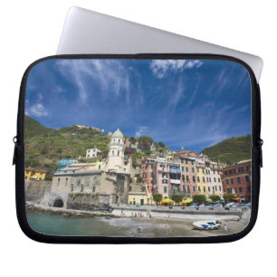 Funda Para Portátil Italia, Cinque Terre, Vernazza, Puerto y Iglesia 2
