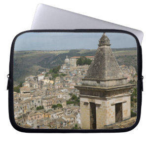 Funda Para Portátil ITALIA, Sicilia, RAGUSA IBLA: Vista del pueblo y S