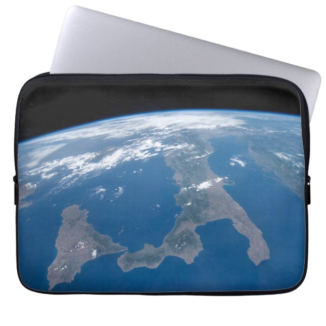 Funda Para Portátil Italia Y Su Isla Sicilia. (Frente)