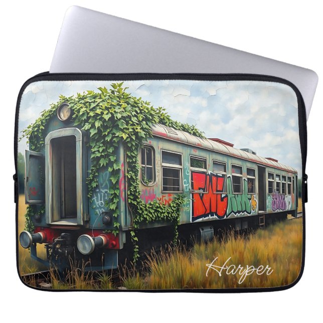 Funda Para Portátil Ivy and Graffiti  Covered Abandoned Train  (Frente)