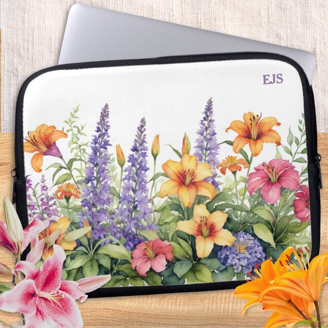 Funda Para Portátil Jardín Botánico Flores Bonito Floral Monogramado (A pretty monogrammed laptop cover with colorful floral design)