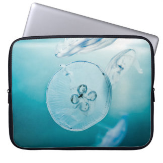 FUNDA PARA PORTÁTIL JELLYFISHES BAJO EL AGUA