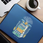 Funda Para Portátil La felicidad es café y libros personalizados<br><div class="desc">Diseño personalizado que incluye un ilustracion a mano de una pila de libros y una taza de café. Perfecto para los amantes del café.</div>