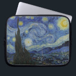 Funda Para Portátil La noche estrellada<br><div class="desc">La noche estrellada de Vincent van Gogh. La noche estrellada es una pintura del artista post-impresionista holandés Vincent van Gogh. El cuadro representa las vistas fuera de la ventana de su cuarto de baño por la noche, aunque estaba pintado de memoria durante el día. La parte central muestra el pueblo...</div>
