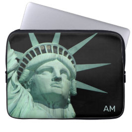 Funda Para Portátil Lady Liberty y el monograma sobre negro