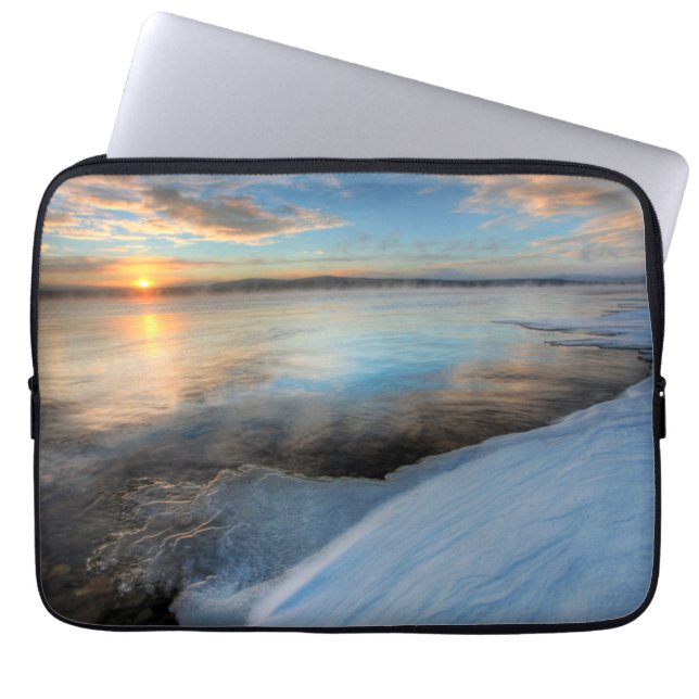 Funda Para Portátil Lago Teslin Después De Una Tormenta De Limpieza, Y (Frente)