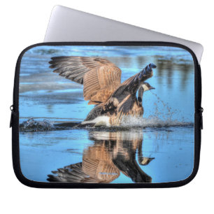 Funda Para Portátil Landing Canada Goose on Lake Wildlife Nature
