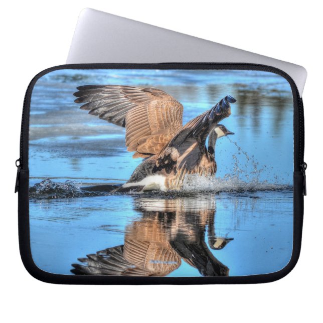 Funda Para Portátil Landing Canada Goose on Lake Wildlife Nature (Frente)