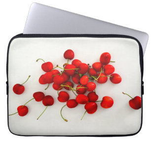 Funda Para Portátil Las cerezas rojas con luz natural yacen en blanco