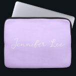 Funda Para Portátil Lavanda personalizada<br><div class="desc">Añade tu elección de nombre o palabras a este diseño dulce y sencillo. El color púrpura de este bonito color pastel sólido realzará su decoración, su conjunto, su boda, su evento o su decoración casera. Diseñado en el estado de Washington, Estados Unidos por un artista independiente. ¡Gracias por su apoyo!...</div>
