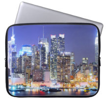 Línea aérea de Manhattan de noche