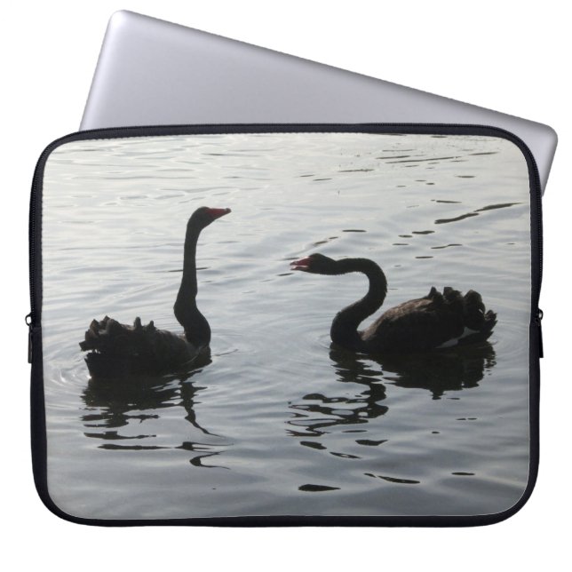 Funda Para Portátil Los Cisnes Negros Se Saludan Unos A Otros (Frente)