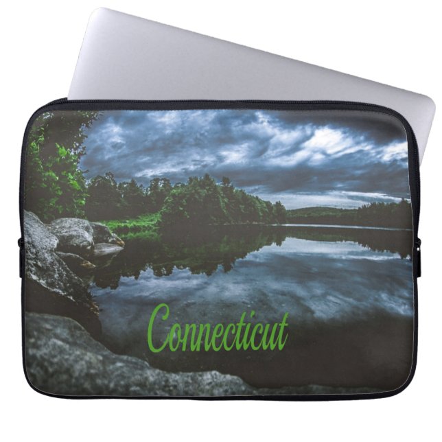Funda Para Portátil Los hermosos árboles del lago de Connecticut (Frente)