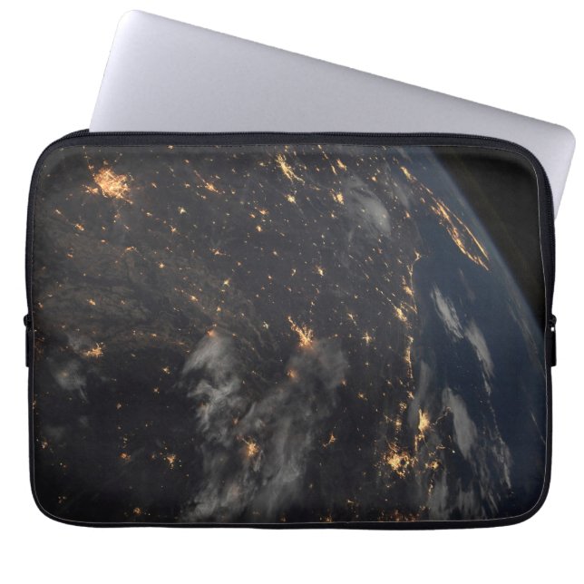 Funda Para Portátil Luces De Noche En El Planeta Tierra (Frente)