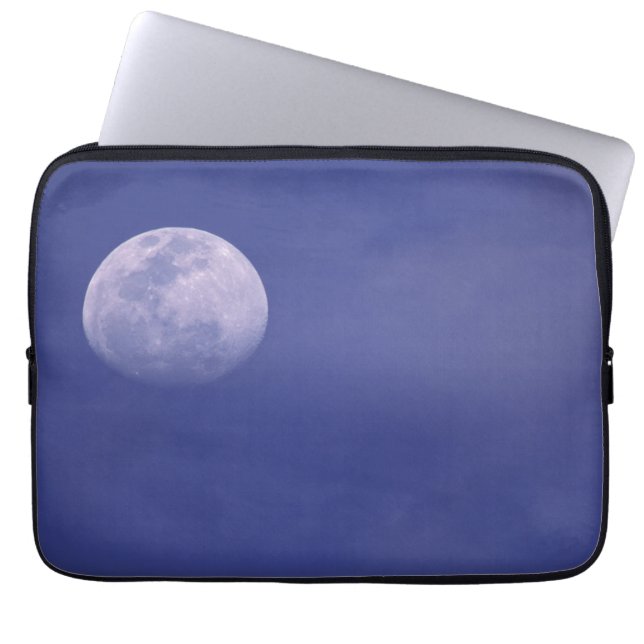 Funda Para Portátil Luna sobre las Islas Galápagos, Ecuador (Frente)