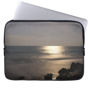 Funda Para Portátil Luz de la luna sobre el océano